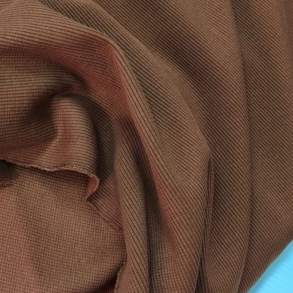 Rebrasti render braon - Slika 1