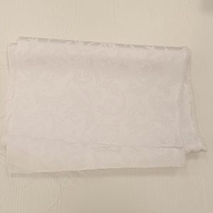 Parče damast pes beli cvetni 25x145