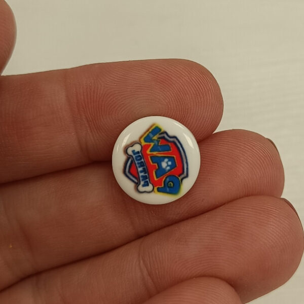 Dugme PATROLNE ŠAPE logo šapa (greška u štampi) - Slika 1