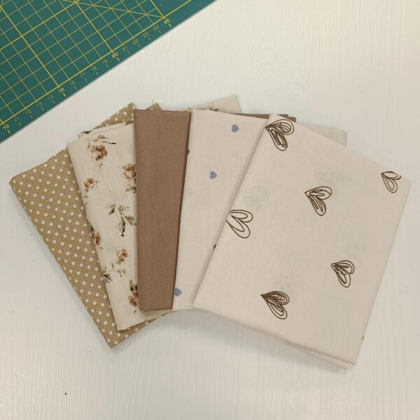 Patchwork paket srca na krem 5/1 - Slika 1