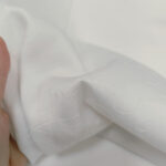 Parče damast pes beli tanke vijuge  150x175