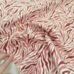 Dekor platno zebra šara roze bordo