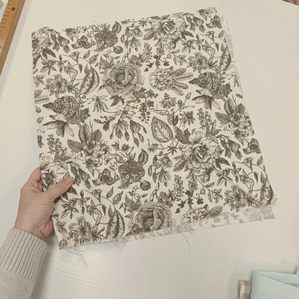 Parče dekor platno krem cvetni 47x90 - Slika 1