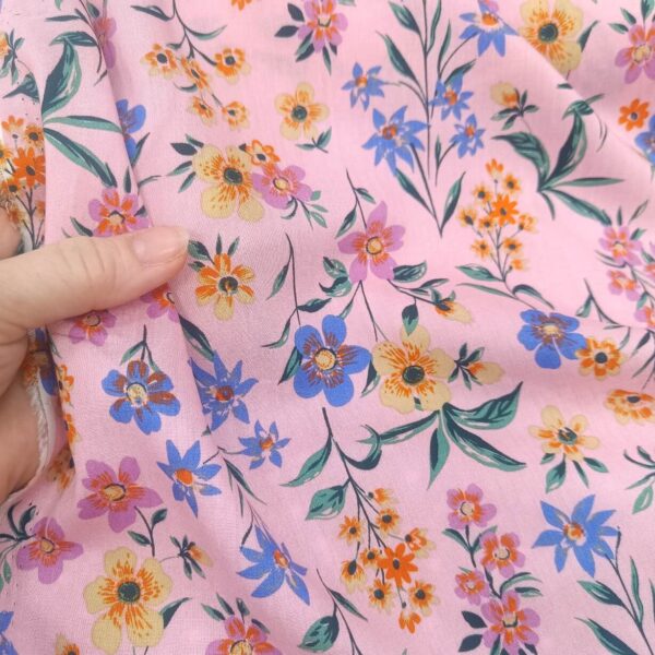 Viskoza roze sa šarenim cvećem - Slika 1