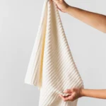 Peškir pamučni prugasta tekstura bež beli 50x90