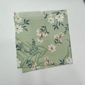 Parče pamuk platno cvetni na zeleno 35x35