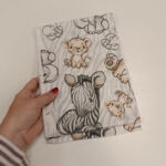 Parče pamuk platno životinjice na zebrastoj pozadini 22x22