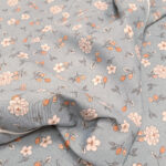 Dekor platno denim osnova sitni božuri 280cm širina